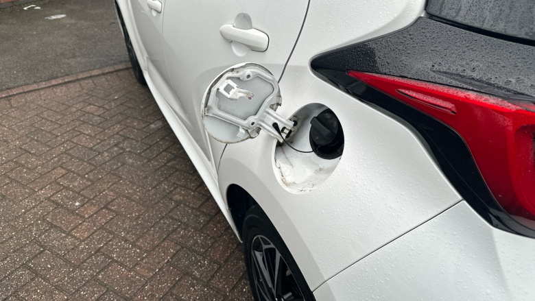 Toyota Yaris 1.5 Hybrid Design 5dr CVT Hybrid Hatchback